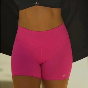 Alo Yoga 5” Shorts